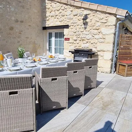 DOMAINE DES PIERRES PRECIEUSES - Demeure de Charme - Grand Standing - 15 pers - Spa - Massages - Détente et Bien-être - 30' Bordeaux Vakantiehuis