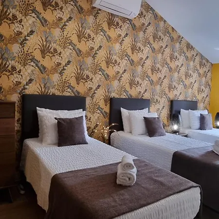 DOMAINE DES PIERRES PRECIEUSES - Demeure de Charme - Grand Standing - 15 pers - Spa - Massages - Détente et Bien-être - 30' Bordeaux Vakantiehuis Gauriaguet