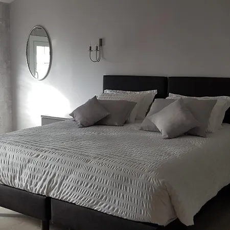 DOMAINE DES PIERRES PRECIEUSES - Demeure de Charme - Grand Standing - 15 pers - Spa - Massages - Détente et Bien-être - 30' Bordeaux Vakantiehuis *