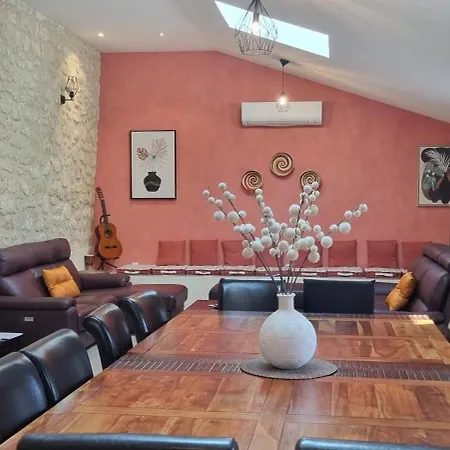 Domaine Des Pierres Precieuses - Sejour Signature A La Campagne - Chic & Charme - Grand Standing - Climatisation - 15 Pers - - Massages - Proche Bordeaux *