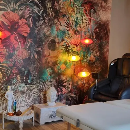 Vakantiehuis Domaine Des Pierres Precieuses - Sejour Signature A La Campagne - Chic & Charme - Grand Standing - Climatisation - 15 Pers - - Massages - Proche Bordeaux